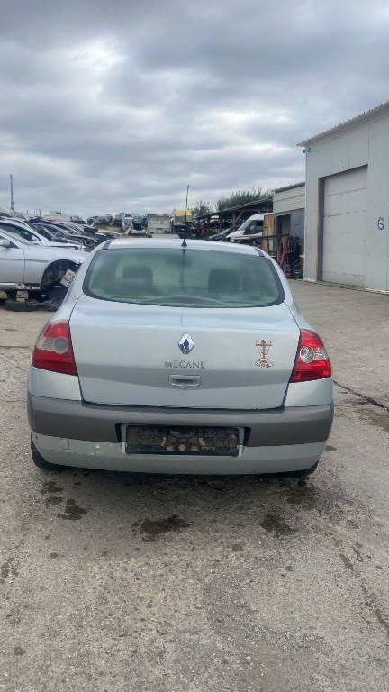 Aripa stanga fata Renault Megane 2 2004 