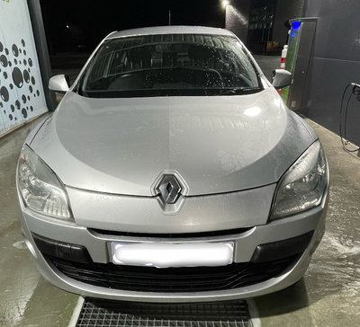 Aripa stanga fata Renault Megane 3 2013 hatchback 