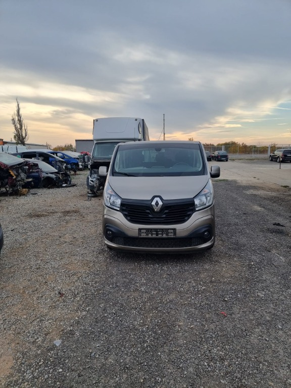 Aripa stanga fata Renault Trafic 2016 duba 1598