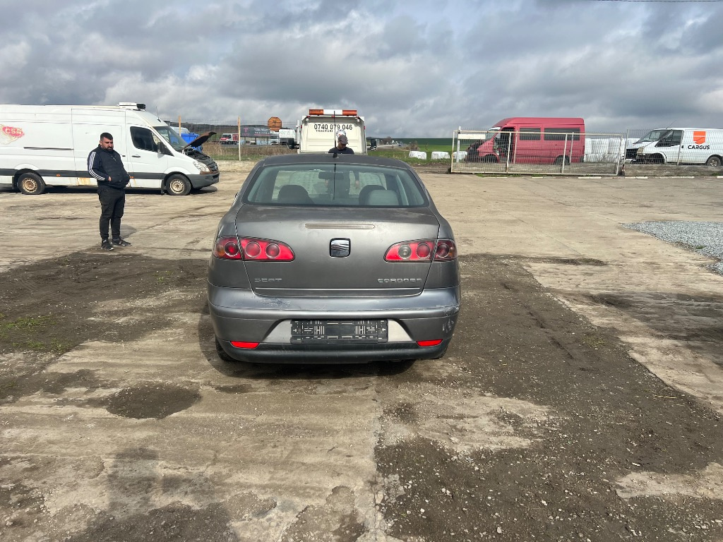 Aripa stanga fata Seat Cordoba 2004 Berl