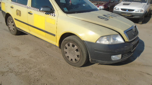 Aripa stanga fata Skoda Octavia 2 2008 B