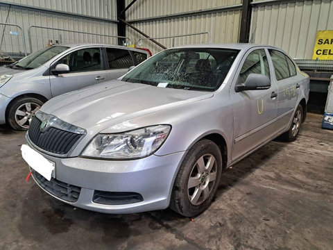 Aripa stanga fata Skoda Octavia 2 2010 SEDAN 1.4 TSI