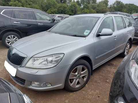 Aripa stanga fata Skoda Octavia 2 2012 BREAK 2.0 TDI CFHC