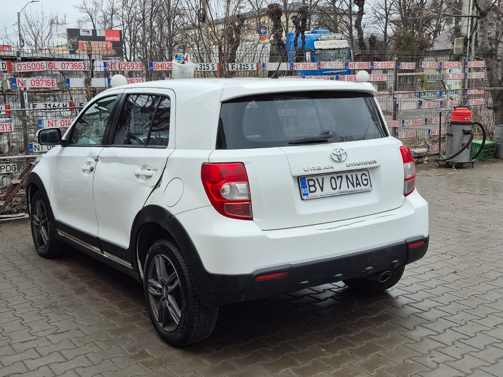 Aripa stanga fata Toyota Urban Cruiser 2