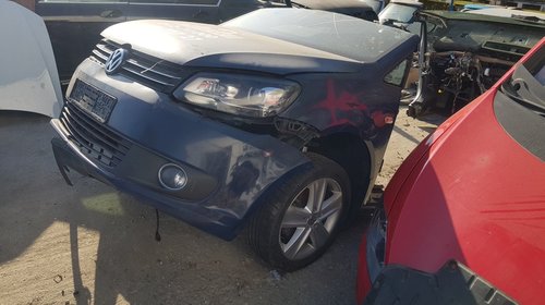 Aripa stanga fata Volkswagen Caddy 2015