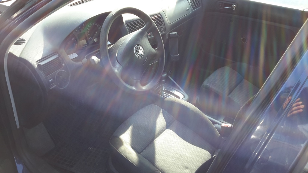Aripa stanga fata Volkswagen Golf 4 2002