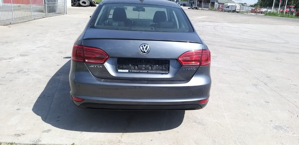 Aripa stanga fata Volkswagen Jetta 2014 