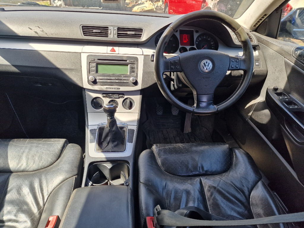 Aripa stanga fata Volkswagen Passat B6 2