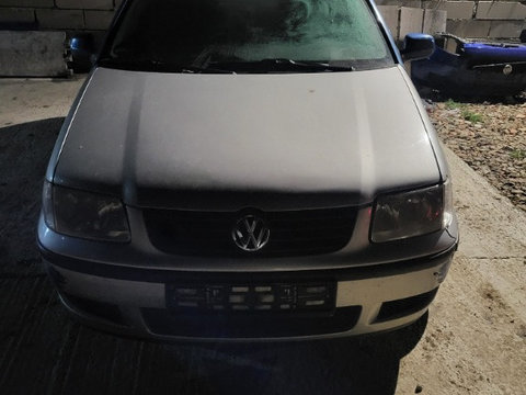 Aripa stanga fata Volkswagen Polo 6N 2000 hatchback 1,4