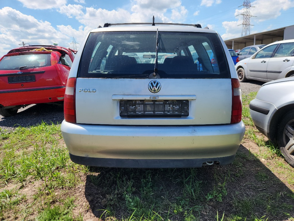 Aripa stanga fata Volkswagen Polo 6N 200