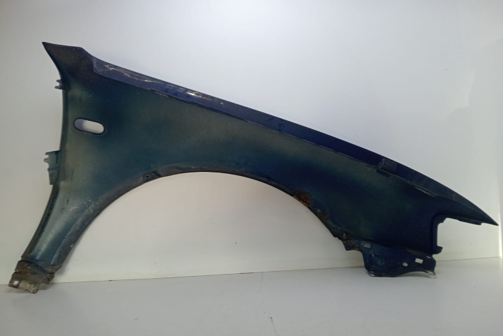 Aripa stanga fata Volkswagen VW Passat B