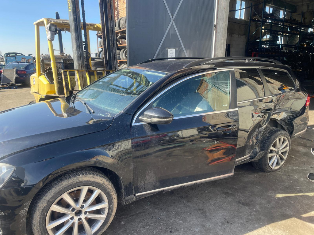 Aripa stanga fata Volkswagen VW Passat B