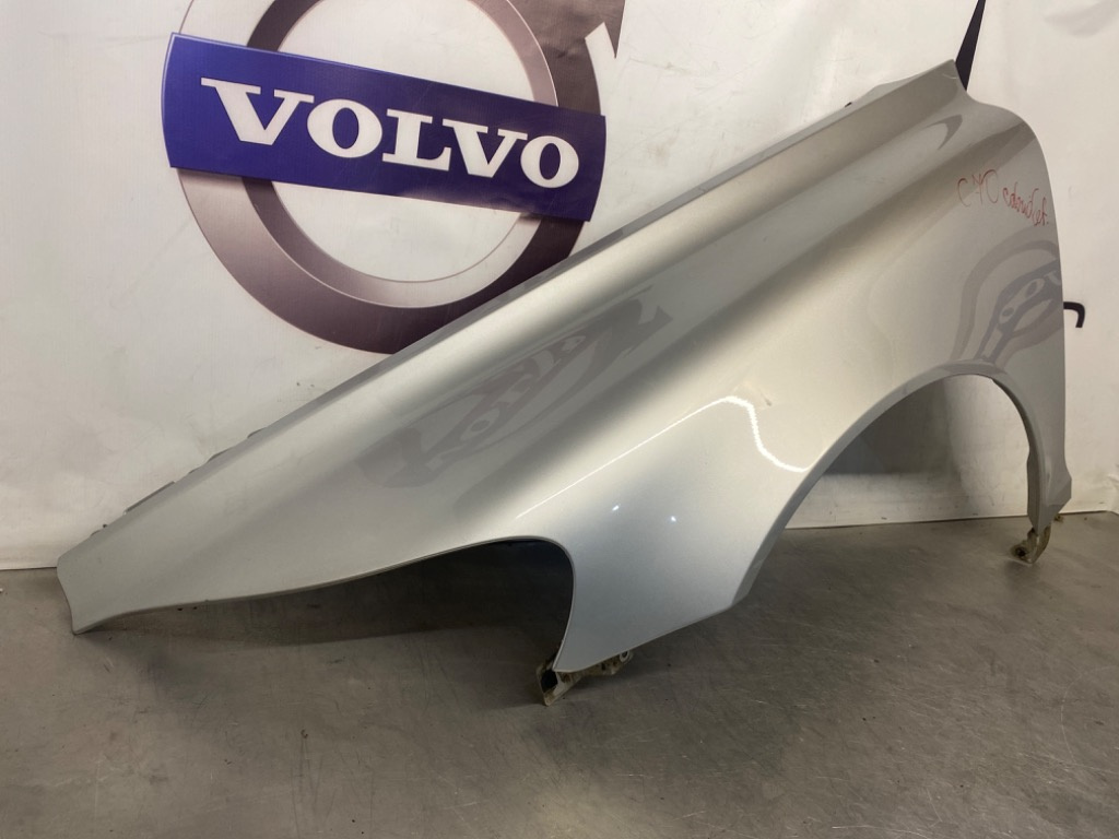 Aripa stanga fata Volvo c70 Cabrio 2006