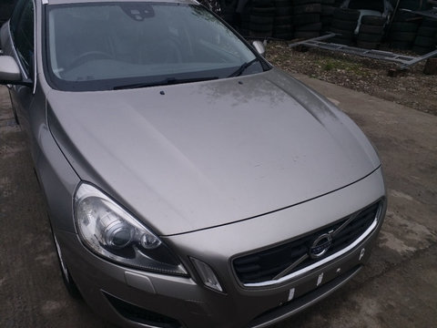 Aripa Stanga Fata Volvo V60 Model 2010-2017