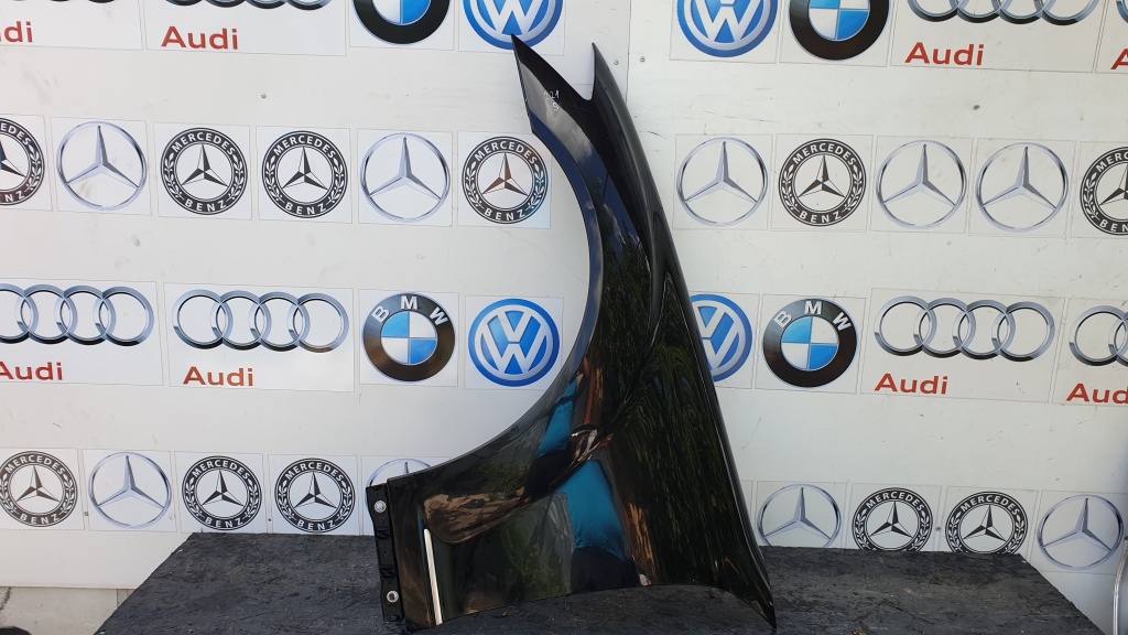 Aripa stanga Mercedes S class W221 mic defect