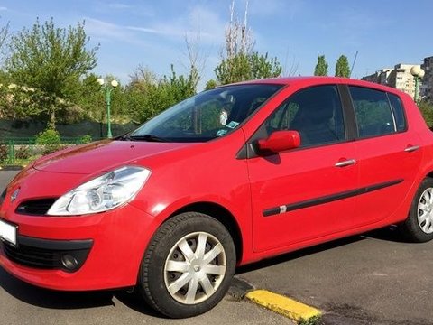 Aripa stanga Renault Clio 3 2006