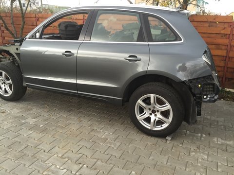 Aripa stanga spate Audi Q5 8R