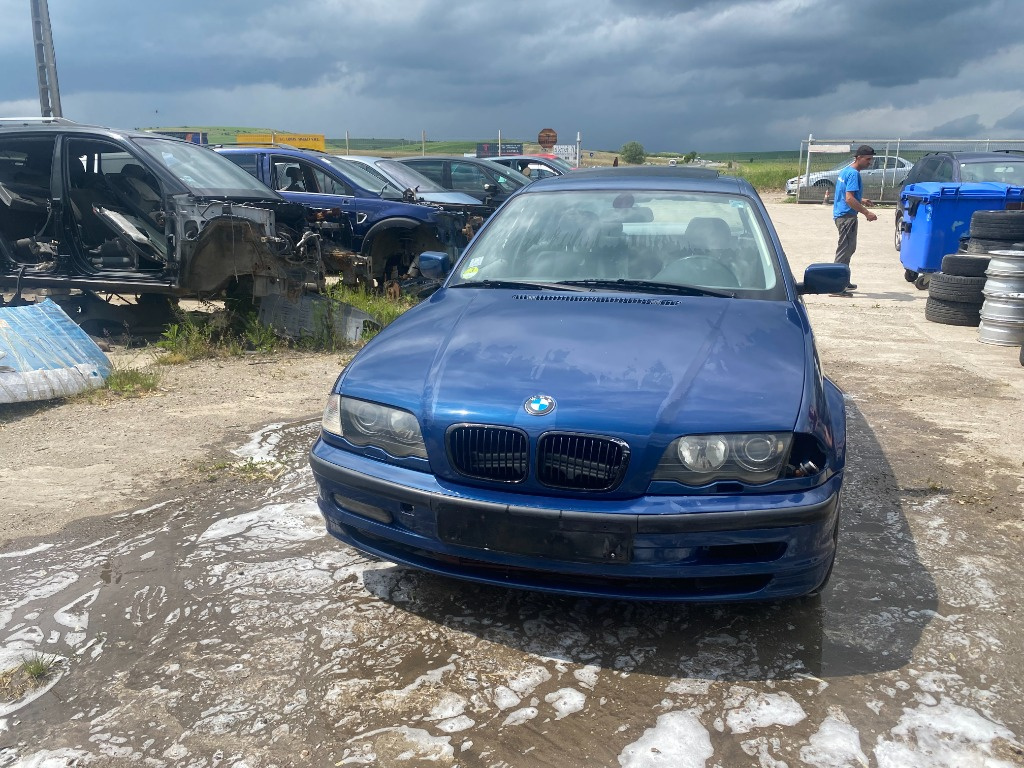 Aripa stanga spate BMW E46 2002 limuzina