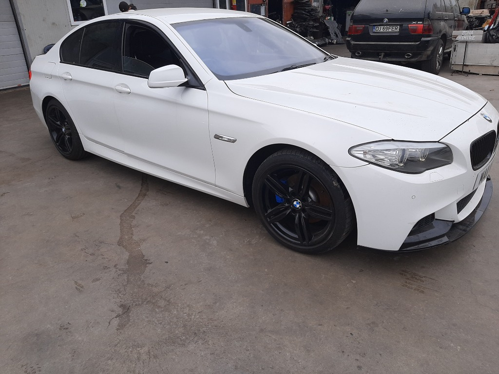 Aripa stanga spate BMW F10 2011 Berlina 