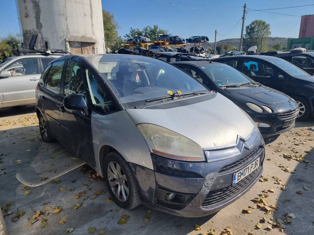 Aripa stanga spate Citroen C4 Picasso 2008 monovol