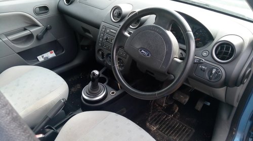 Aripa stanga spate Ford Fiesta 2003 Hatc