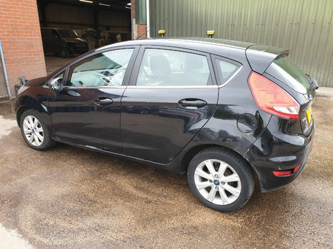 Aripa stanga spate Ford Fiesta 6 2010 Hatchback 1.6L TDCi av2q 95