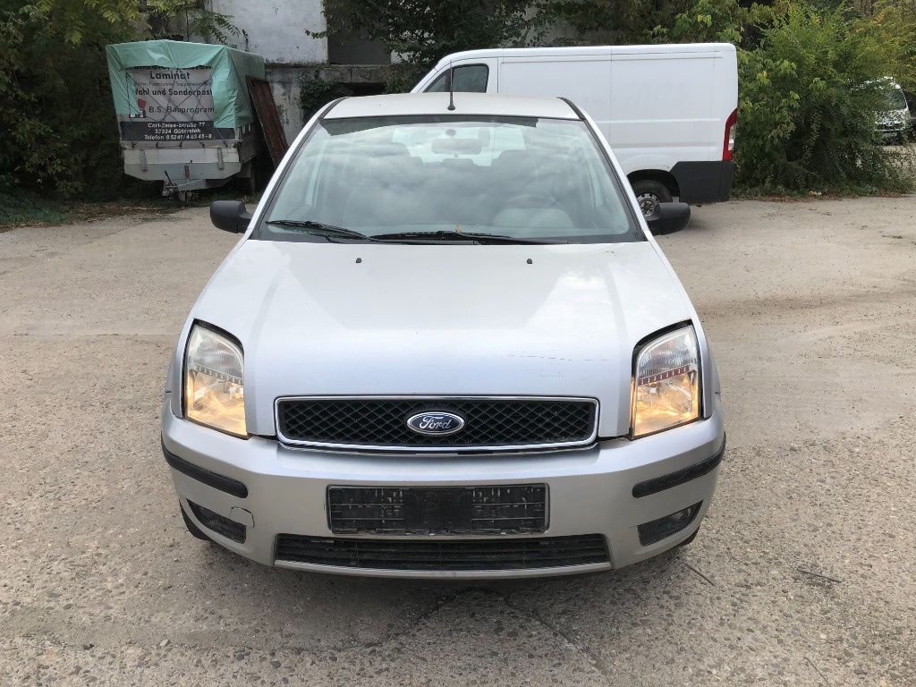 Aripa stanga spate Ford Fusion 2005 hatchback 1.4