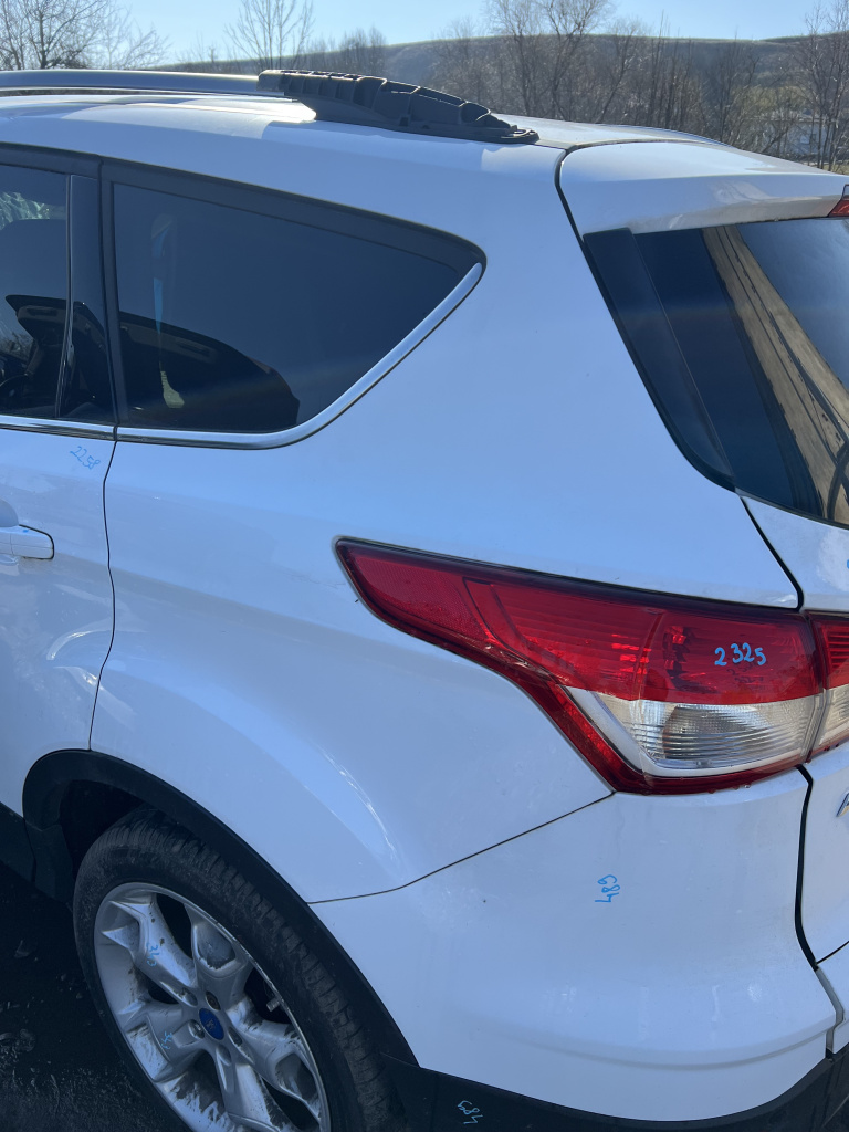 Aripa Stanga Spate Ford Kuga 2015