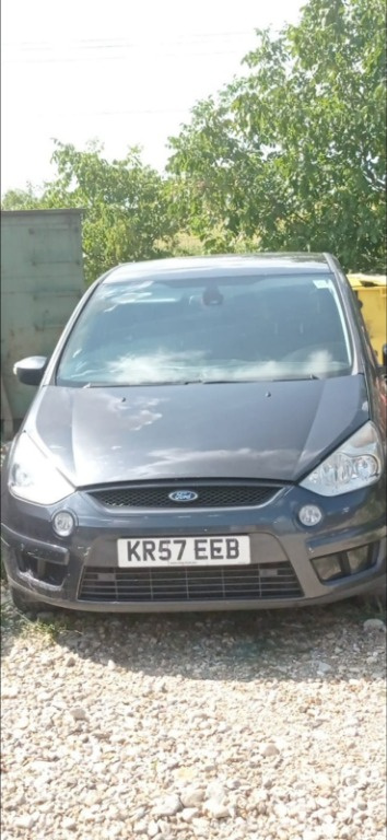 Aripa stanga spate Ford S-Max 2008 buss 