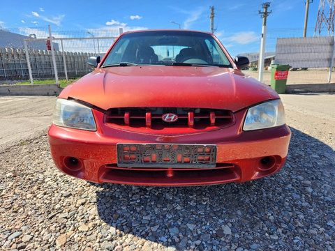 Aripa stanga spate Hyundai Accent 2000 Coupe 1.3 benzină 63kw