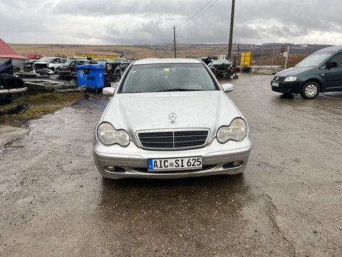 Aripa stanga spate Mercedes C-Class W203 2002 Limuzina 2,2 cdi