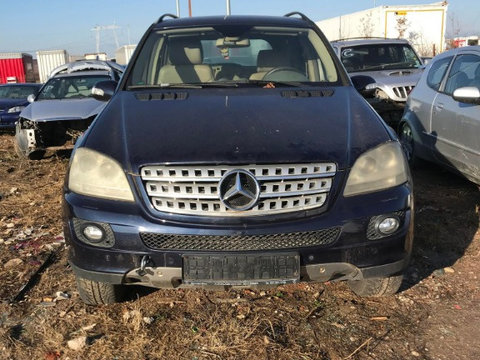 Aripa stanga spate Mercedes M-Class W164 2006 SUV 2987