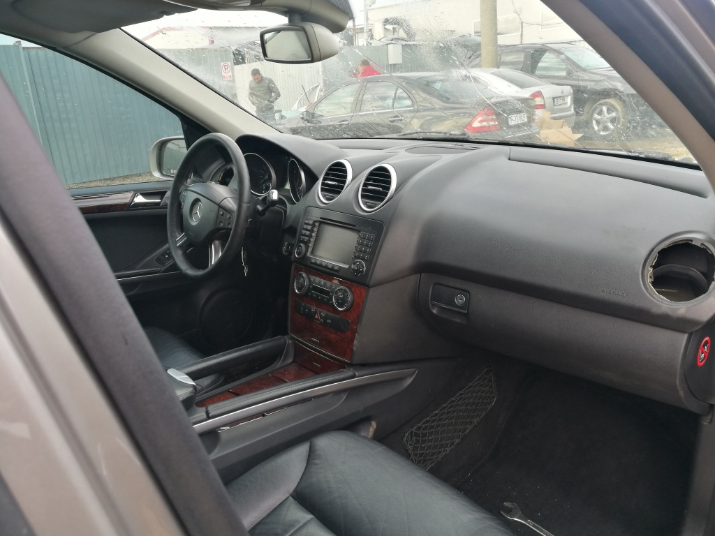 Aripa stanga spate Mercedes M-CLASS W164