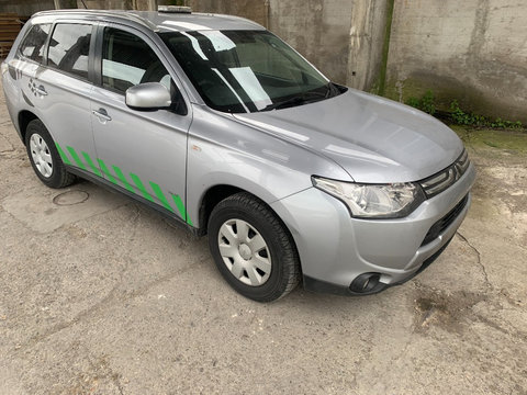 Aripa stanga spate Mitsubishi Outlander 2014 suv 2.2 4wd 4x4