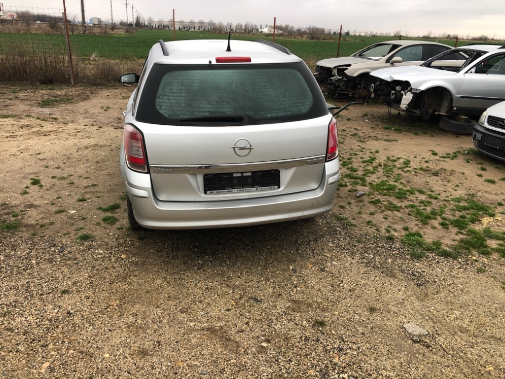 Aripa stanga spate Opel Astra H 2007 Bre