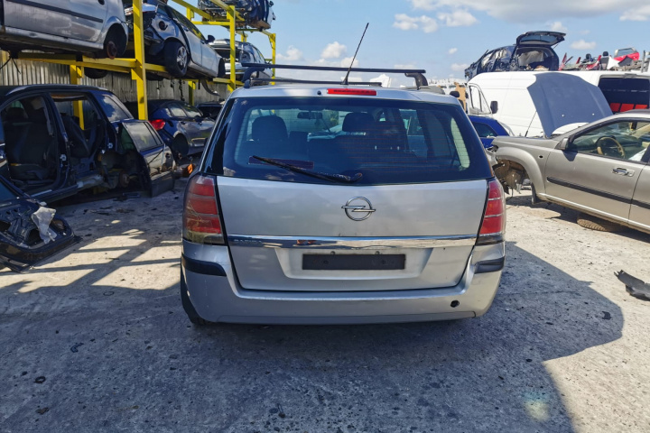 Aripa stanga spate Opel Zafira B 2006 mo