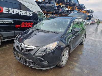 Aripa stanga spate Opel Zafira C 2015 monovolum 2.