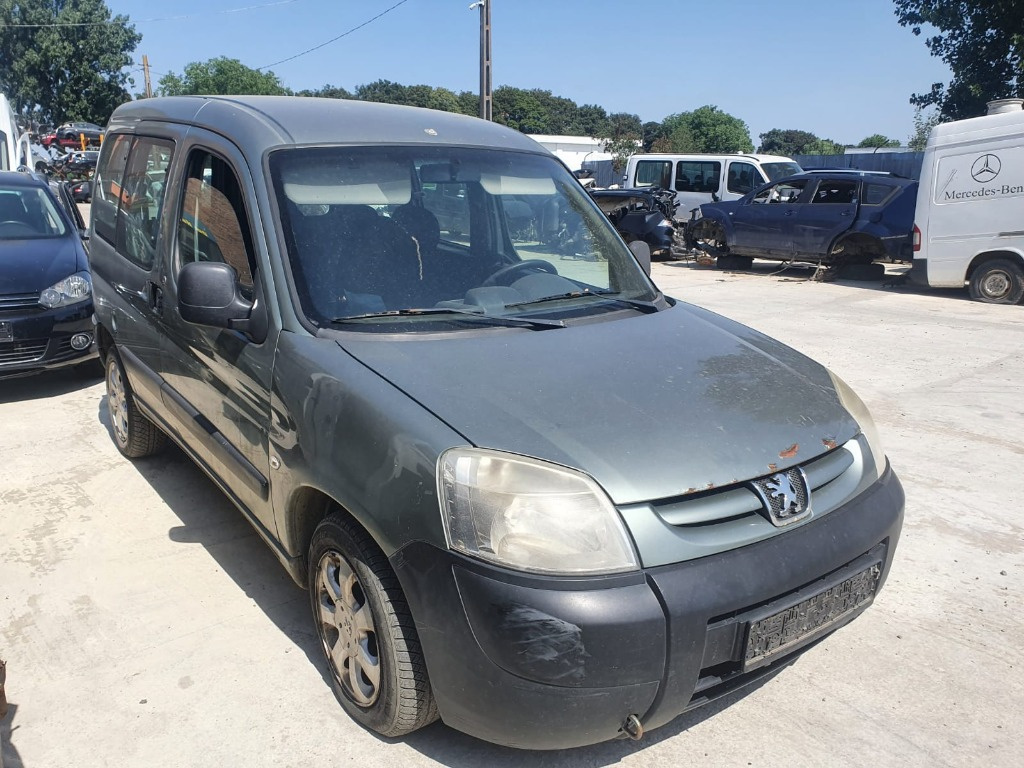 Aripa stanga spate Peugeot Partner 2007 van 1.6 hdi