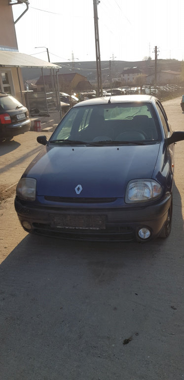 Aripa stanga spate Renault Clio 2 1999 BERLINA 1.4
