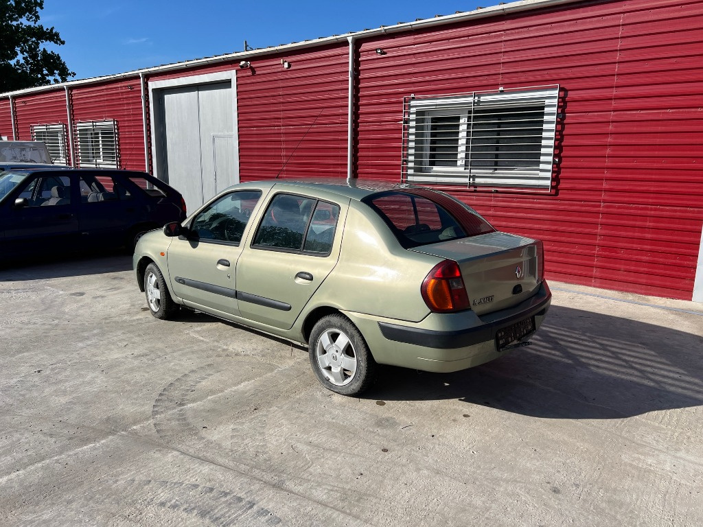 Aripa stanga spate Renault Clio 2 2003 B