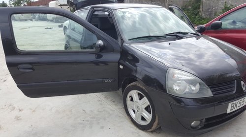 Aripa stanga spate Renault Clio II 2005 