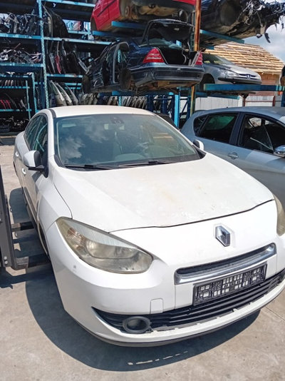 Aripa stanga spate Renault Fluence 2012 BERLINA 1,