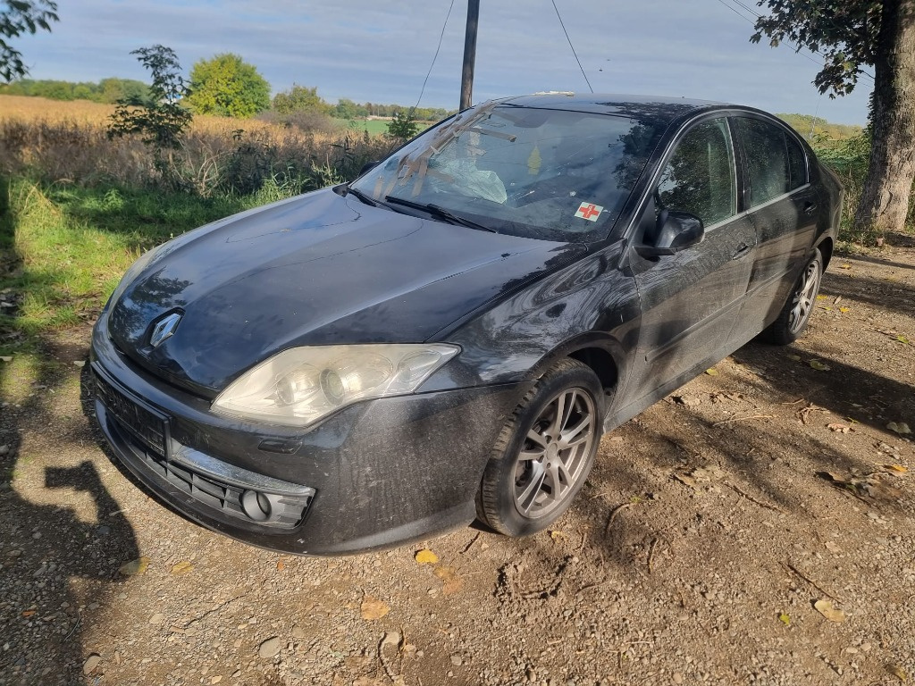 Aripa stanga spate Renault Laguna 3 2009 berlina 2.0 dci