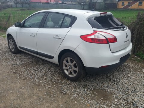 Aripa stanga spate Renault megane 3 2012 hb 4 usi scurt , ( avem si fusta spate-panou,,se taie la comanda )