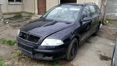 Aripa stanga spate Skoda Octavia 2007 Break 1.9 TD