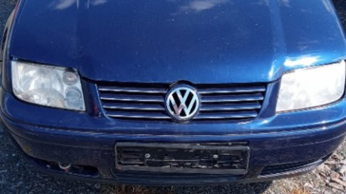 Aripa stanga spate Volkswagen Bora 2002 