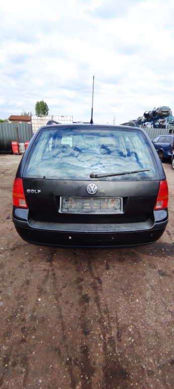 Aripa stanga spate Volkswagen Golf 4 200