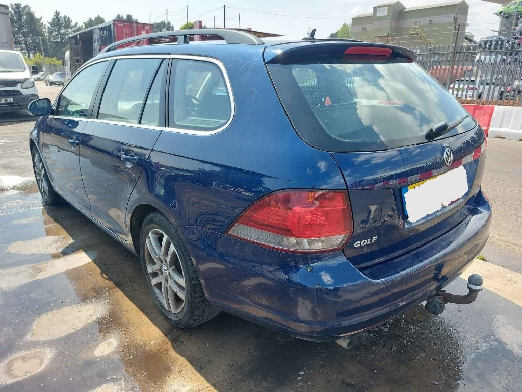 Aripa stanga spate Volkswagen Golf 6 2010 VARIANT 