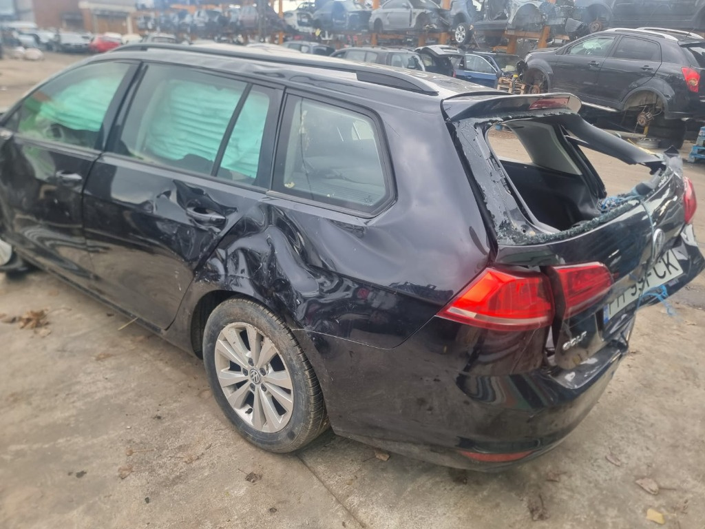 Aripa stanga spate Volkswagen Golf 7 2014 break 1.