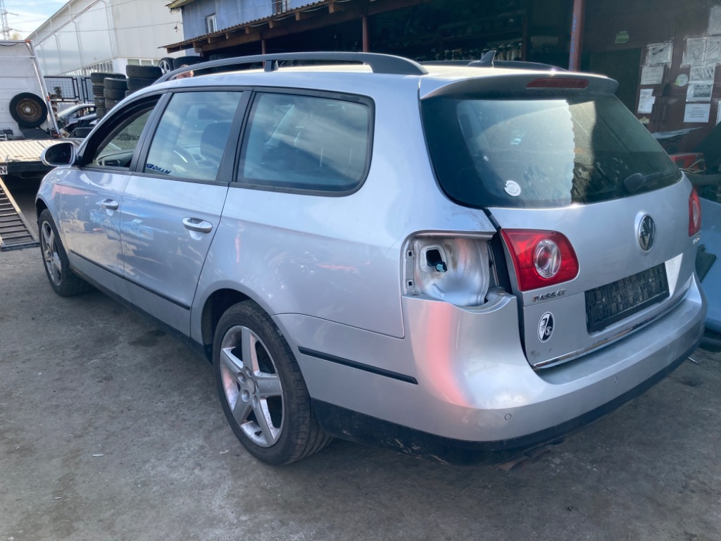 Aripa stanga spate Volkswagen Passat B6 